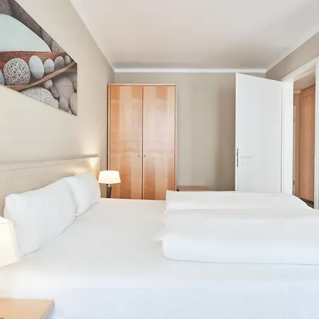 Apartment 503, Seepark *